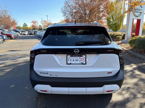 New 2026 Nissan Kicks SR w/ SR Premium Package image 6