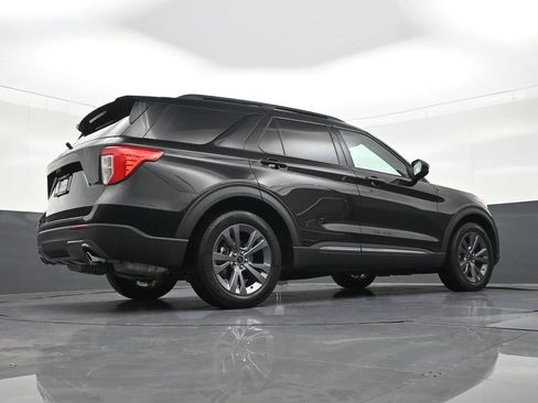 Used 2024 Ford Explorer XLT w/ Equipment Group 202A image 30