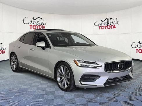 Used 2019 Volvo S60 T5 Momentum FWD image 3