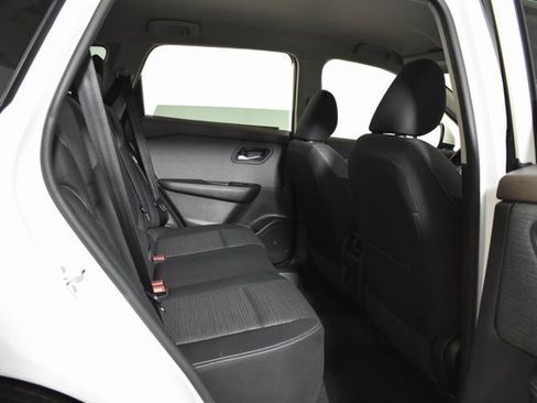 Certified 2023 Nissan Rogue SV image 31
