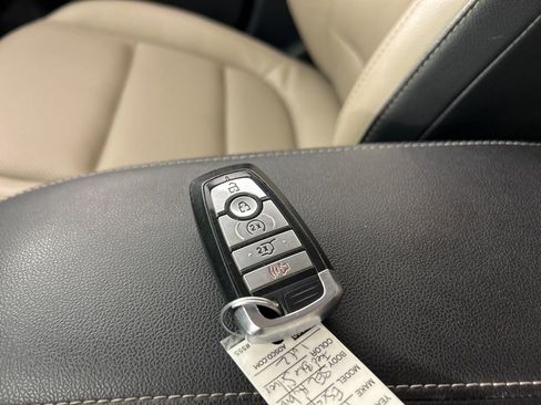 Used 2022 Ford Escape SEL w/ Technology Package image 25