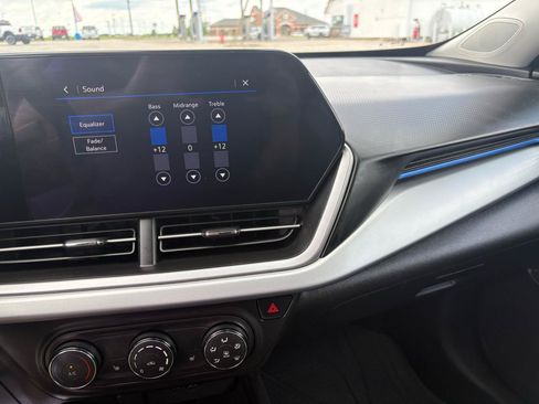 Used 2025 Chevrolet Trax LS w/ LS Convenience Package FWD image 24