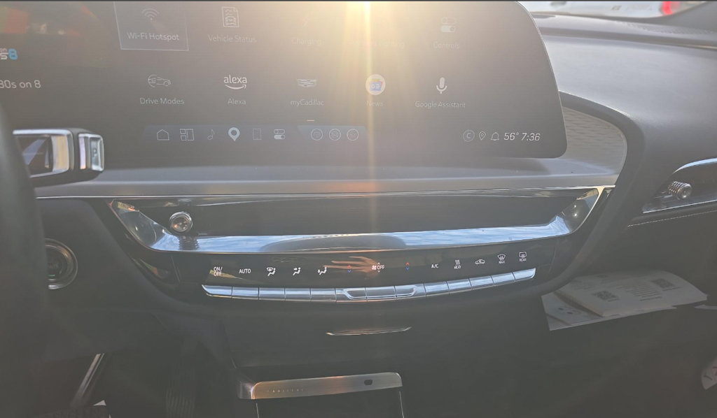 Used 2024 Cadillac Lyriq Luxury RWD image 10