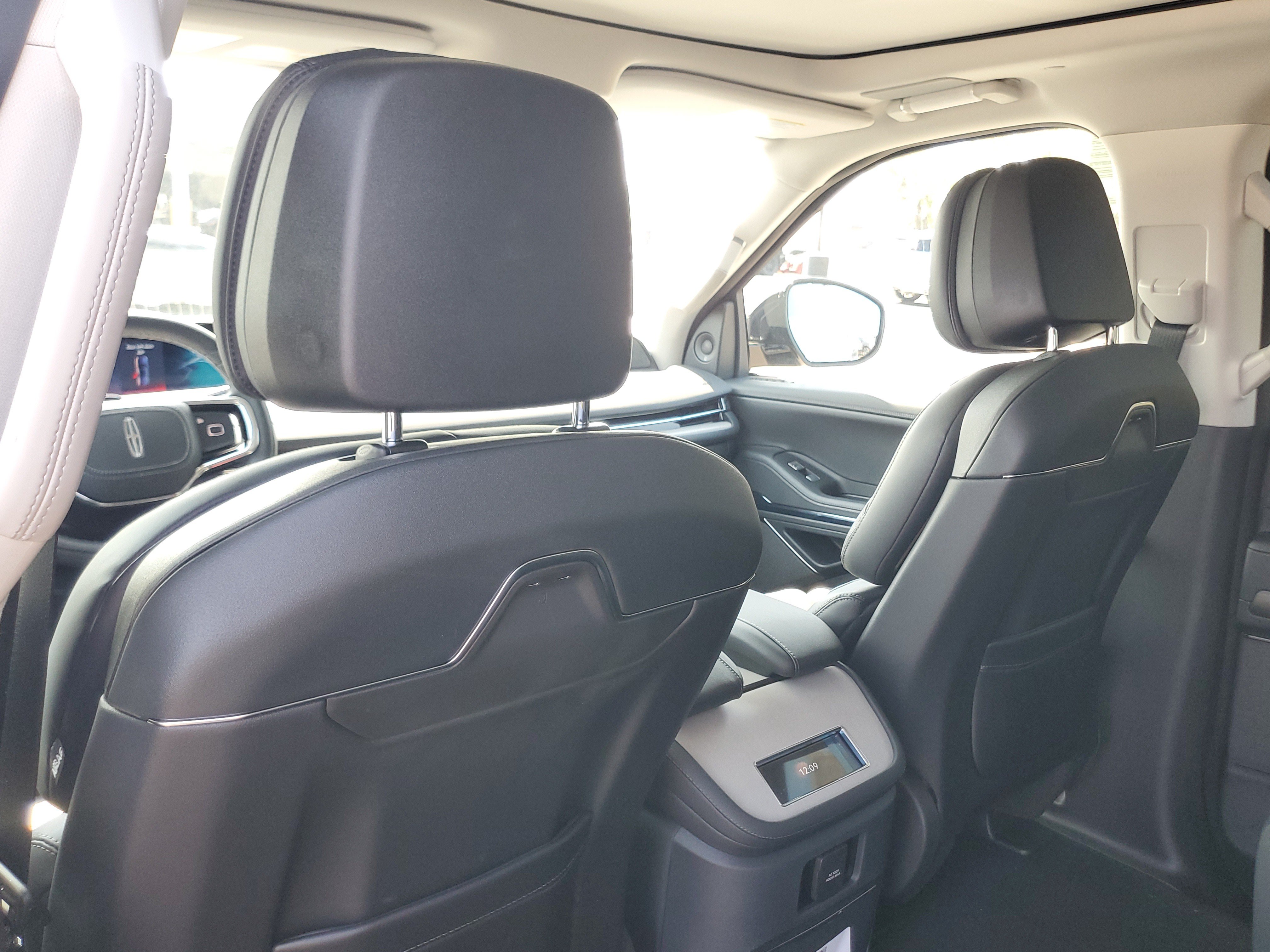 New 2027 Lincoln Navigator Reserve AWD/4WD image 28