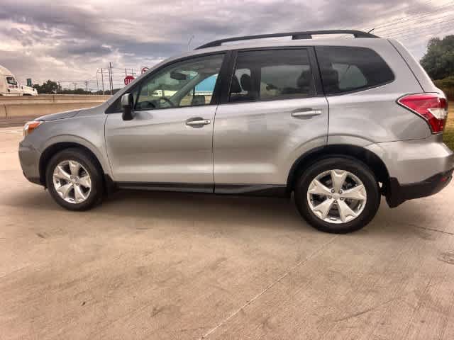 Used 2015 Subaru Forester 2.5i Premium w/ All-Weather Package AWD/4WD image 4