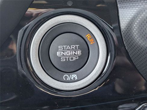 Certified 2025 RAM 1500 Limited image 29