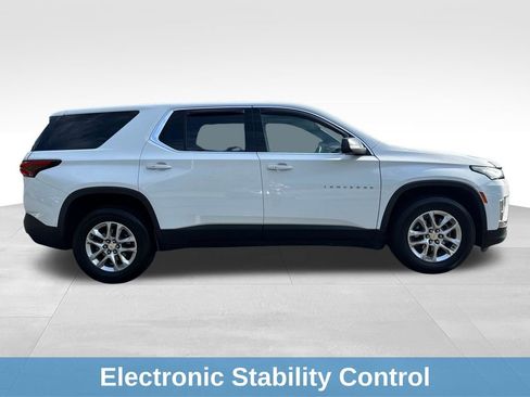 Used 2022 Chevrolet Traverse LS FWD image 10