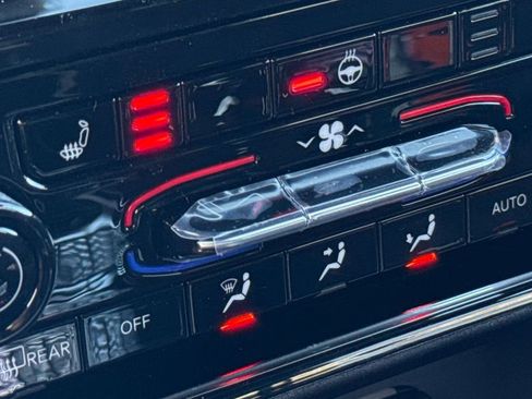 New 2025 Jeep Grand Cherokee Laredo X w/ Luxury Tech Group I image 20