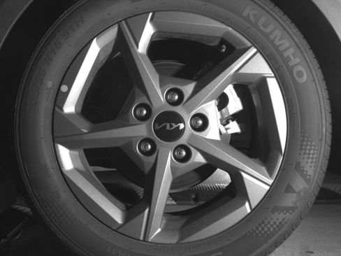 Used 2025 Kia K4 LXS image 14