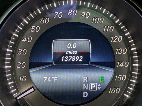 Used 2014 Mercedes-Benz E 250 BlueTEC Sedan image 12