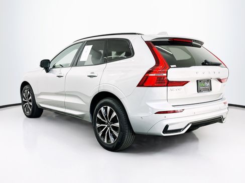 Used 2025 Volvo XC60 B5 Plus image 5