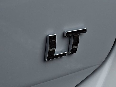 Used 2023 Chevrolet Equinox LT FWD image 32