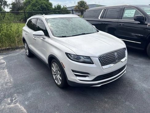 Used 2019 Lincoln MKC Reserve w/ MKC Climate Package FWD image 3