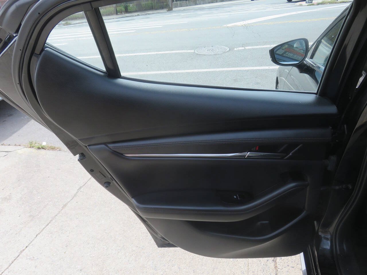Used 2019 MAZDA MAZDA3 AWD Hatchback w/ Premium Pkg image 29