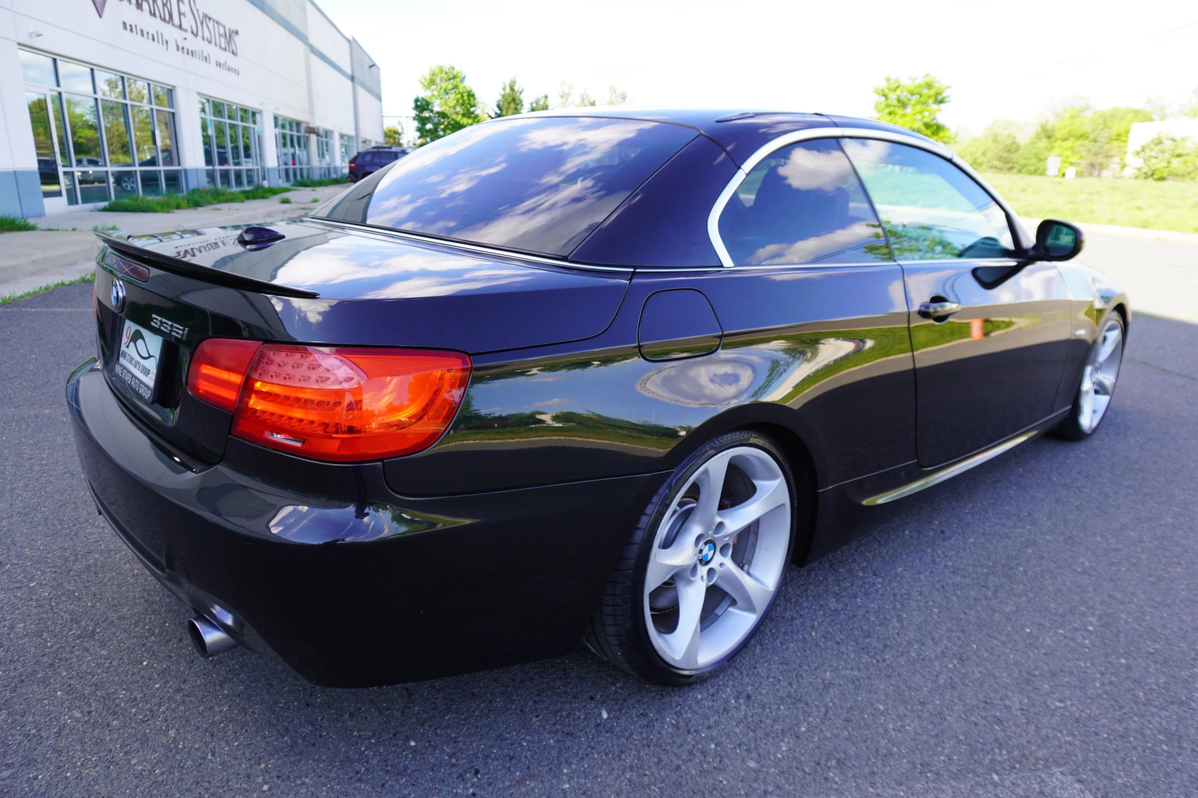 Used 2011 BMW 335i Convertible w/ M Sport Pkg RWD image 7