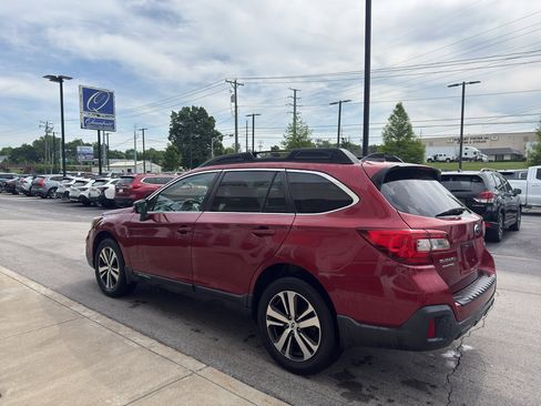 Used 2018 Subaru Outback 2.5i Limited AWD/4WD image 5