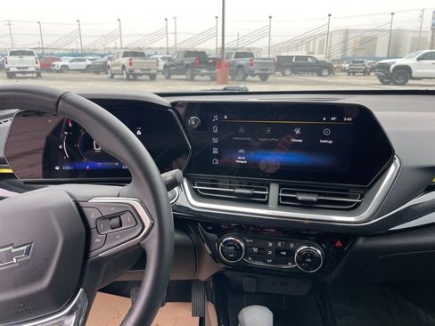 Used 2024 Chevrolet Trax ACTIV w/ Driver Confidence Package image 15