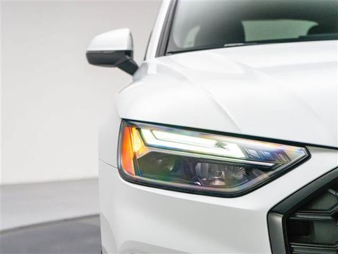 Used 2024 Audi Q5 e Premium Plus w/ Premium Plus Package AWD/4WD image 10