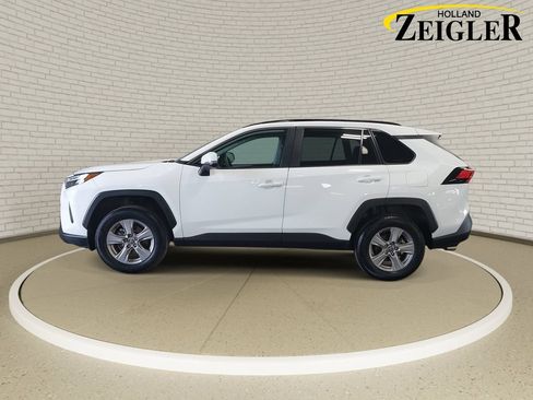 Used 2025 Toyota RAV4 XLE AWD/4WD image 8