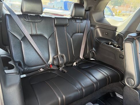 Used 2025 Honda Pilot TrailSport image 29