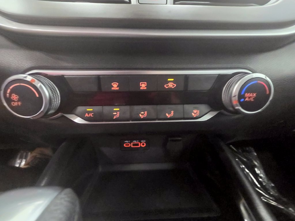 Used 2024 Nissan Altima 2.5 SV FWD image 18