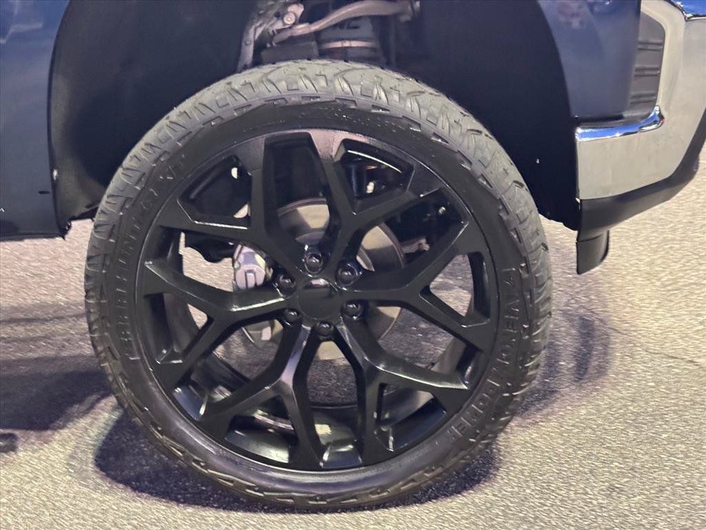 Used 2020 Chevrolet Silverado 1500 LT w/ All-Star Edition AWD/4WD image 9