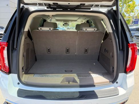 Used 2023 GMC Yukon Denali RWD image 18