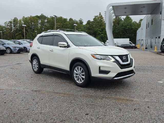 Used 2018 Nissan Rogue SV w/ Sun & Sound Touring Package FWD image 2