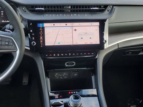 New 2026 Jeep Grand Cherokee L Limited w/ Limited Altitude Package image 17