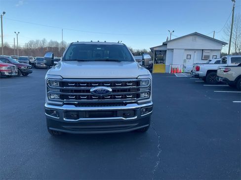 New 2026 Ford F250 Lariat w/ Chrome Package image 2