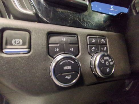 Used 2024 GMC Sierra 2500 SLE w/ SLE Value Package; image 12