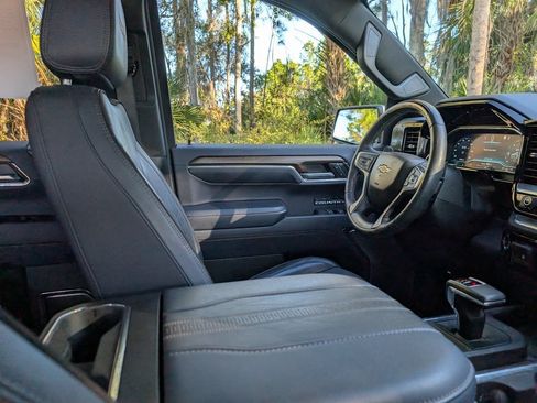 Used 2024 Chevrolet Silverado 1500 High Country w/ Technology Package image 19