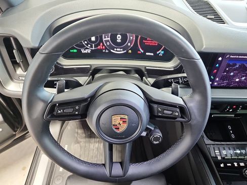 Certified 2026 Porsche Cayenne AWD/4WD image 19