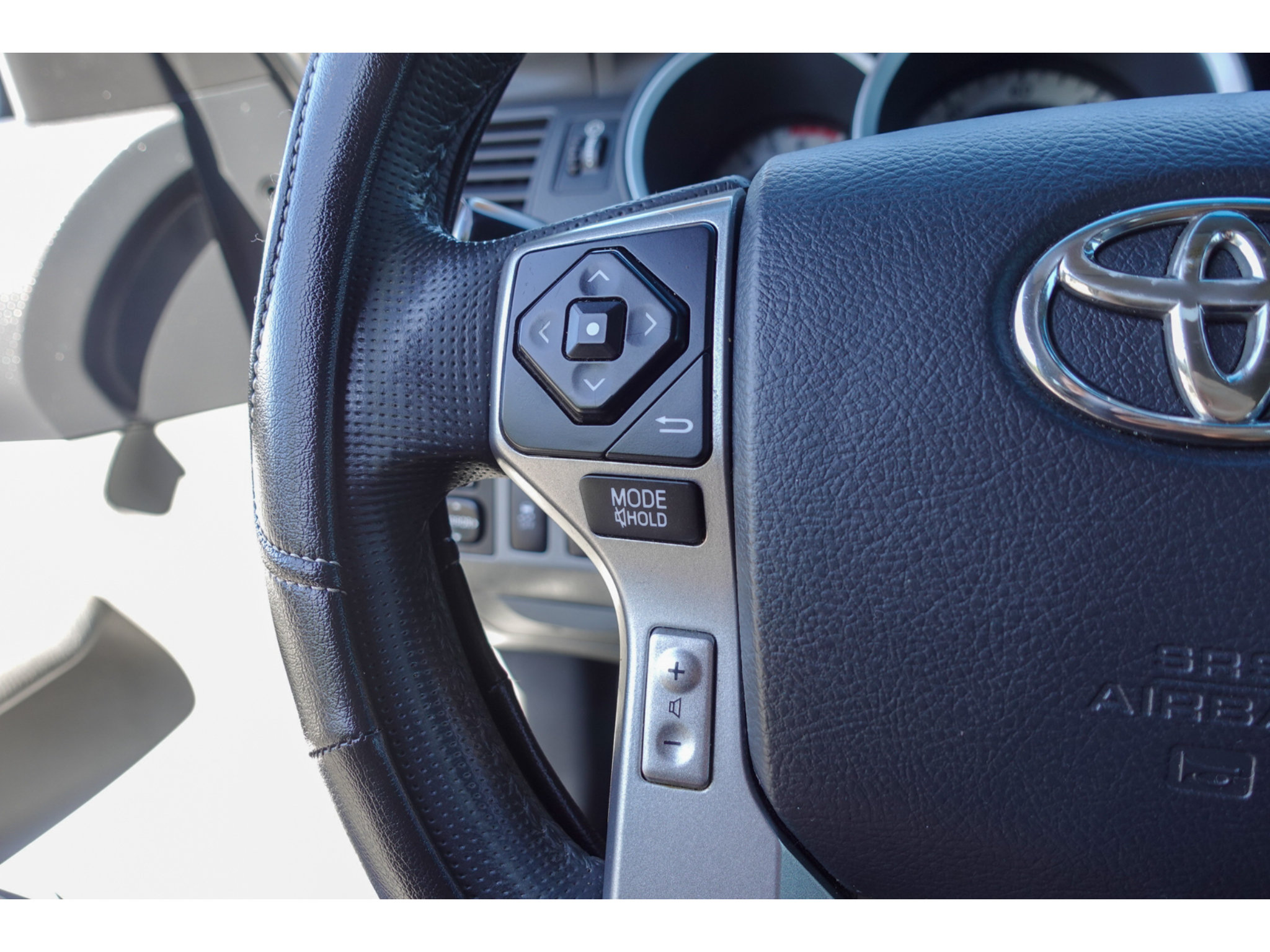 Used 2014 Toyota Tacoma PreRunner w/ Convenience Package RWD image 17
