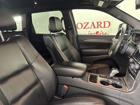 Used 2019 Jeep Grand Cherokee Limited w/ Trailer Tow Group IV image 16