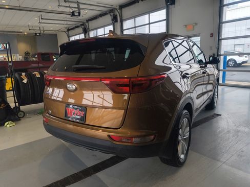 Used 2018 Kia Sportage LX image 4