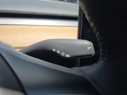 Used 2023 Tesla Model 3 Standard Range RWD image 23