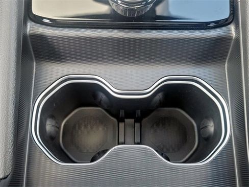 Used 2025 Jeep Grand Cherokee Laredo X image 34