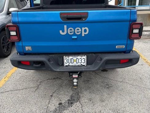 Used 2020 Jeep Gladiator Overland AWD/4WD image 3