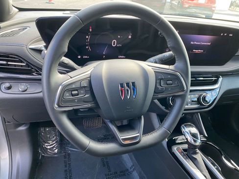 Used 2025 Buick Envista Sport Touring image 28