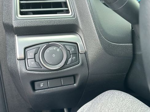 Used 2018 Ford Explorer XLT w/ Equipment Group 202A image 15