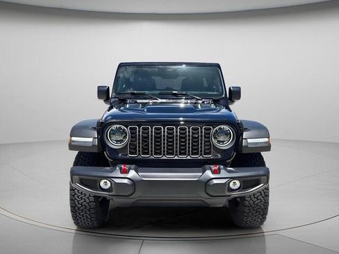 Used 2026 Jeep Wrangler Unlimited Rubicon AWD/4WD image 4