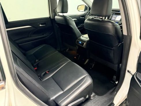 Used 2016 Toyota Highlander XLE AWD/4WD image 43