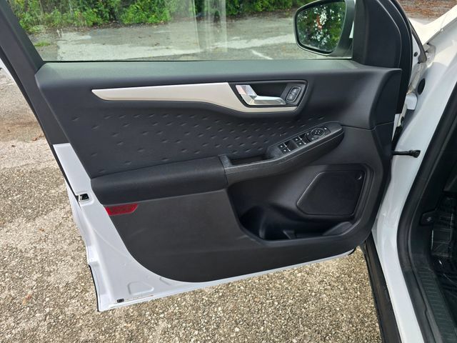 Used 2020 Ford Escape SE FWD image 10