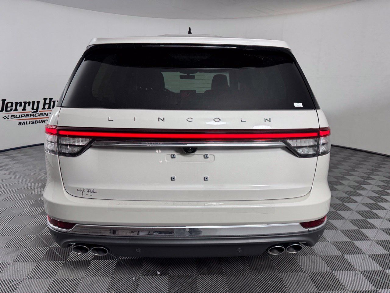 Used 2024 Lincoln Aviator Reserve w/ Elements Package Plus RWD image 8