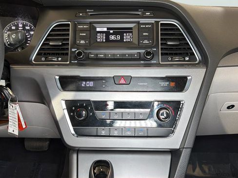 Used 2017 Hyundai Sonata SE FWD image 16