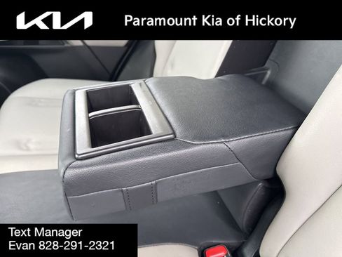 Used 2017 Toyota RAV4 Limited image 14