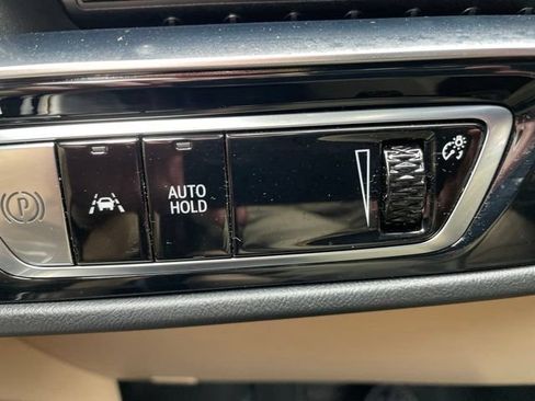 Used 2026 Cadillac Lyriq Signature Luxury w/ Nappa Leather Package AWD/4WD image 19