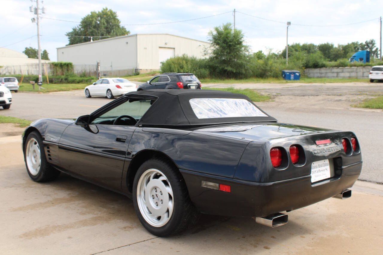 Used 1991 Chevrolet Corvette Convertible RWD image 6