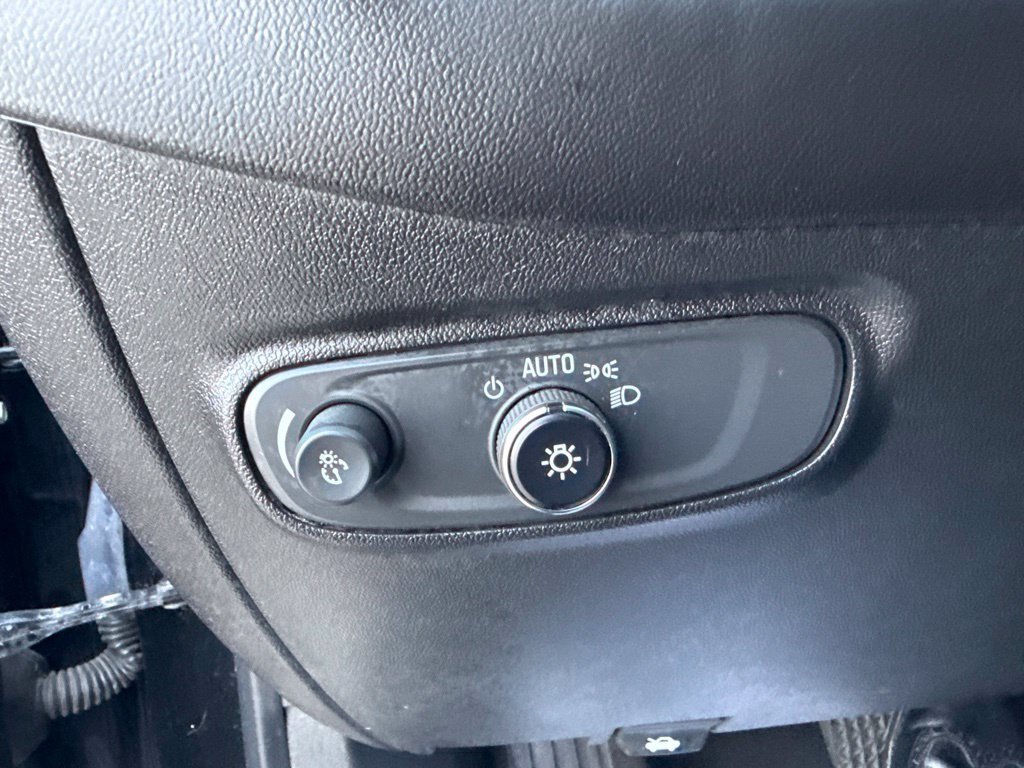 Used 2020 Chevrolet Equinox LT AWD/4WD image 32
